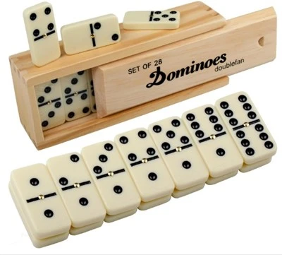 28-Fliesen-Double-Six-Standard-Domino-Set mit natürlicher Holzkiste